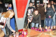 Елизовчане зажгли свечи в память о погибших героях Великой Отечественной войны